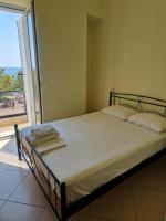 Marys rooms center 1 - B&B Himarë