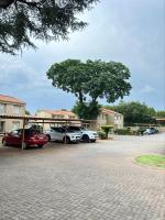 The Urban Dessert "Comfort and Convenience Merged" - Ferienwohnung Centurion