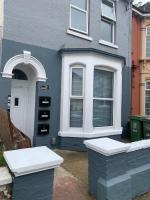 2 Bedroom Apartment Southsea - Sleeps 5 & Free Parking - B&B Portsmouth