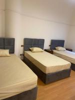 Dreibettzimmer mit eigenem Bad