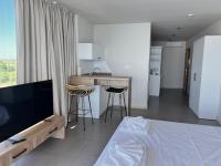 Estudio con terraza