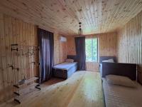 Dreibettzimmer mit Bergblick