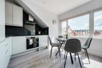 Cosy 2-Bed 1-Bath, Free Parking, Walk to Seafront - Ferienwohnung Portsmouth