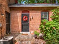 Cute German Village LilHausCity ParkPetsOK - B&B Columbus