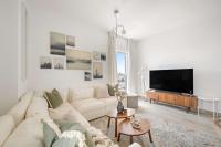 Silkhaus Canal view 3BDR with Maid Room Near Ferrari World - B&B Abu Dhabi Island and Internal Islands City