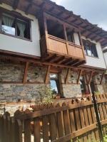 Къщата на музиканта - B&B Leshten