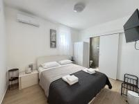 Flowers Apartments Pula, city center 2 - B&B Pola