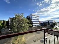 Simcity I City square w balcony 24 7 self check-in 1 min walk to Europa shopping mall - B&B Zvolen