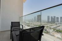 TRPS - Azizi Riviera 23, Al Meydan - 2BR Elegant Apartment with Access to Premium Amenities - Chambres d'hôtes Dubaï