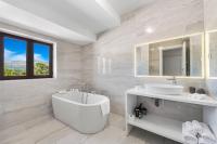 Deluxe Double Room with Balcony and Sea View