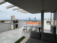 Apartamento de 2 dormitorios con terraza