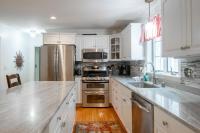 Home w outdoor spaces near Long Pond - Chambres d'hôtes Harwich
