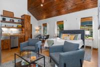 Secret Garden Cottage - B&B Fredericksburg