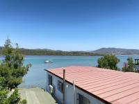 Sea View Getaway 2BR Flat Walk to Shorelin - Chambres d’hôtes Boğaziçi