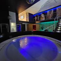 Deluxe King Suite