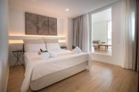 Two-Bedroom Deluxe Apartment with Balcony