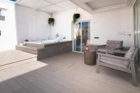 Luxury Penthouse with Jacuzzi & Large Terraces by Passeig de Gràcia - B&B Barcelona