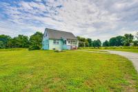 Charming Gardiner Home w/ Yard & Sunroom - Bed and Breakfast Gardiner