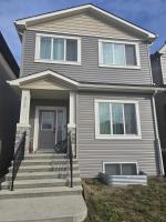 Cozy 2-Bedroom Basement Suite Just Minutes from the Airport - Ferienwohnung Calgary