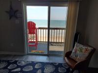 Ocean Front Paradise 168 - Bed and Breakfast North Topsail Beach