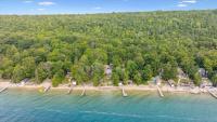 Bay And Birch Waterfront Dock - B&B Wiarton