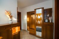 Spacious Apartment Senozece - with terrace & grill - B&B Senožeče