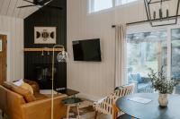 A-Frame Home - Cozy and Modern - Smoky Cottage - Chambres d’hôtes Gatlinburg