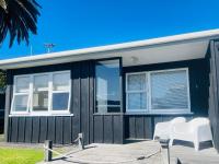 Beach Apartments at Flaxmill Bay Motel - B&B
