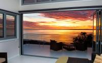 Allure at Hyams Beach - seconds to white sands - B&B Hyams Beach