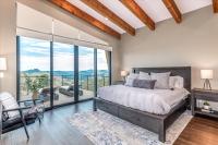 Hot Tub and Scenic Views at The Bailey Lodge - Ferienwohnung Bailey