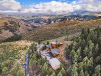 Hot Tub and Scenic Views at The Bailey Lodge - Ferienwohnung Bailey