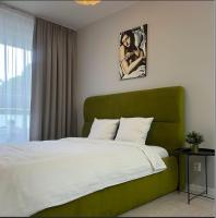 EUROPA22 "Apartament Delux" z wanną - CENTRUM MIASTA Tomaszów Maz - balkon z widokiem na park i staw z fontannami Blisko Sądu i Areny Lodowej Szybkie zameldowanie od 13 - B&B Tomaszów Mazowiecki