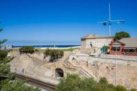 West End Warehouse Historical opposite Beach - B&B Fremantle