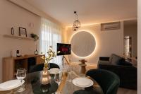 Sika Moon Deluxe Apartment with Private Garden & Parking - Ferienwohnung Arad