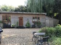 Cosy South Gloucestershire Cabin Retreat - B&B Yate