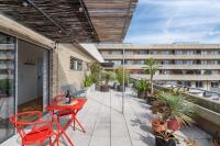 Stylish Flat w/ Terrace & Views by HostWise - B&B Porto