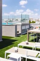 Villa Ixoria Unit 2 w Rooftop Pool by Arco Collection - B&B San Julian's