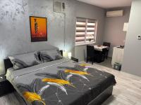 Deluxe Studio