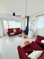 Lovely Villa Moyre wonderful sights to the sea - Chambres d'hôtes Torredembarra