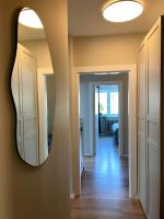 Modern apartment with a balcony and free parking - Chambres d’hôtes Oslo