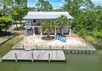 NEW- Canal Front 3 bedroom Boat dock & Launch - B&B Saint George Island