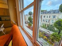 Beautiful Kensington Home with 4 beds, only 3 Minutes walk to Earls Court Station - Chambres d'hôtes Londres