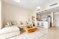 WabiSabi 2BR Stay Walk to Ferrari & Warner Bros - B&B Abu Dhabi