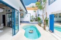 Santorini Suites by Pertama Management - Ferienwohnung Canggu