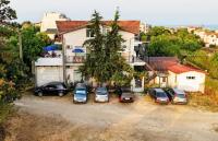 вила Лора - Ferienwohnung Sinemorets