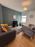 Modern 3 Bed House in Southsea, Sleeps 6 with Garden & Parking - Chambres d'hôtes Portsmouth