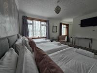 Dreibettzimmer mit eigenem Bad