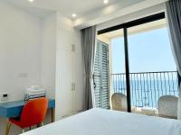 One-Bedroom Apartment with Sea View