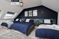 Spacious 4BDR House By Homebird Property Management Short Lets & Serviced Accommodation Leeds With Private Parking & Garden - B&B Leeds