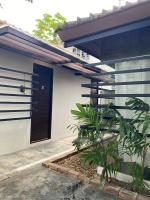 baan in kan homestay&cafe kanchanaburi city - B&B